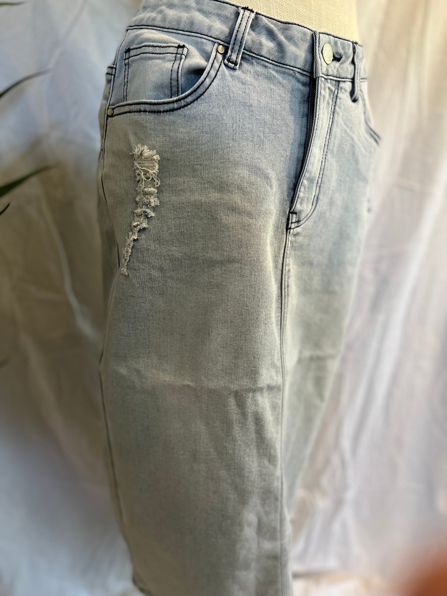 JDA-"Cali" Distressed Denim